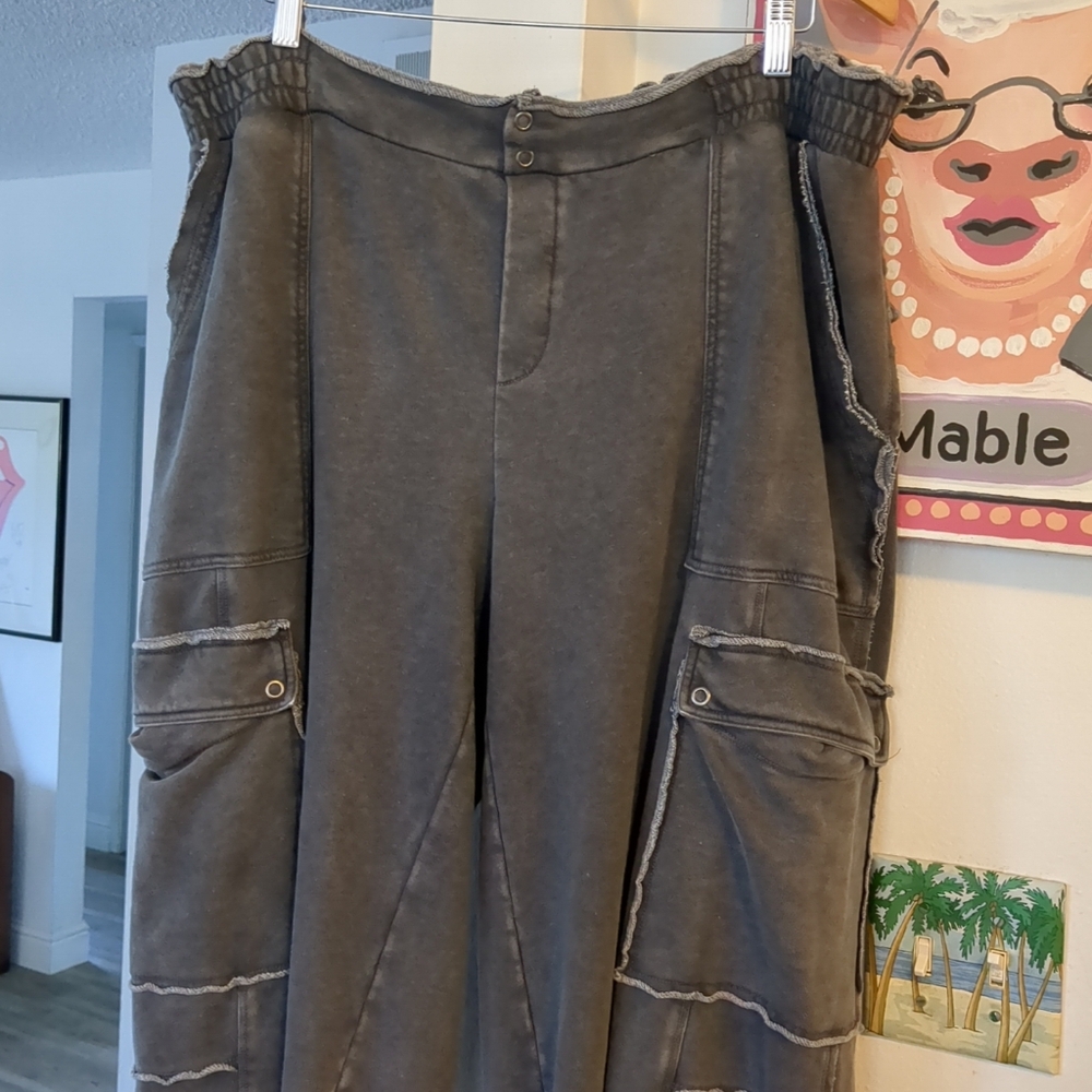 Women's Gray Cargo Pants - Picture 5 of 10